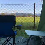 Skoczek Nie Dotyczy Noclegu W Pokoju Mozna Zarezerwowac Namiot Lub Wolne Miejsce Na Campingu *