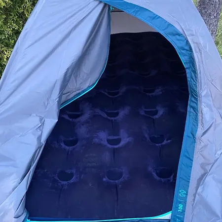 Skoczek Nie Dotyczy Noclegu W Pokoju Mozna Zarezerwowac Namiot Lub Wolne Miejsce Na Campingu