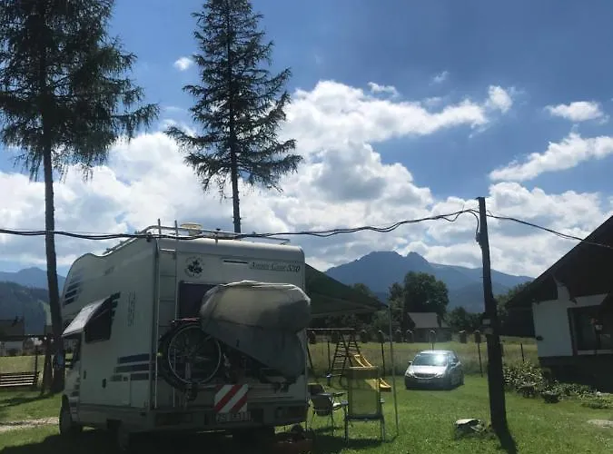 Skoczek Nie Dotyczy Noclegu W Pokoju Mozna Zarezerwowac Namiot Lub Wolne Miejsce Na Campingu Campeggio