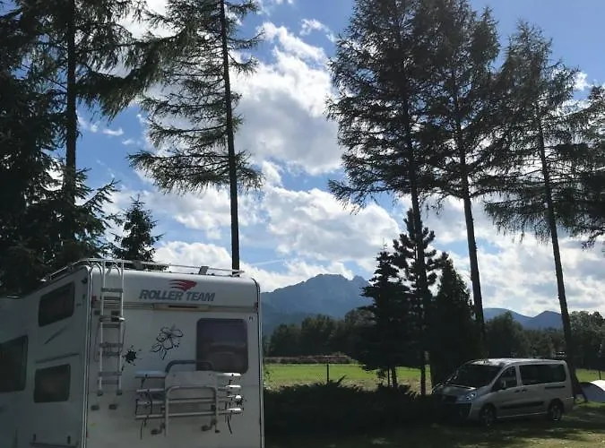 Skoczek Nie Dotyczy Noclegu W Pokoju Mozna Zarezerwowac Namiot Lub Wolne Miejsce Na Campingu Campeggio Zakopane