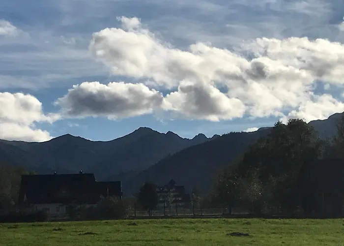 Skoczek Nie Dotyczy Noclegu W Pokoju Mozna Zarezerwowac Namiot Lub Wolne Miejsce Na Campingu Campeggio Zakopane