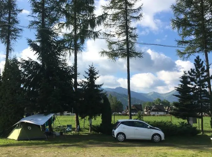 Skoczek Nie Dotyczy Noclegu W Pokoju Mozna Zarezerwowac Namiot Lub Wolne Miejsce Na Campingu Campeggio *