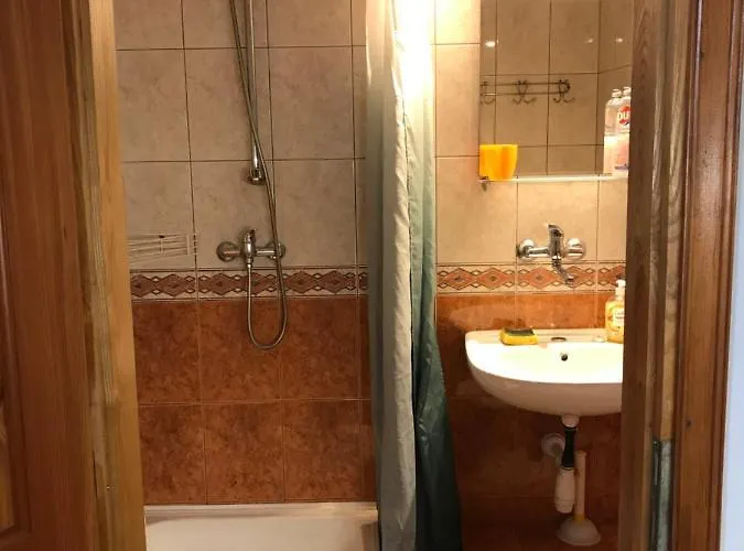 Skoczek Nie Dotyczy Noclegu W Pokoju Mozna Zarezerwowac Namiot Lub Wolne Miejsce Na Campingu Campeggio